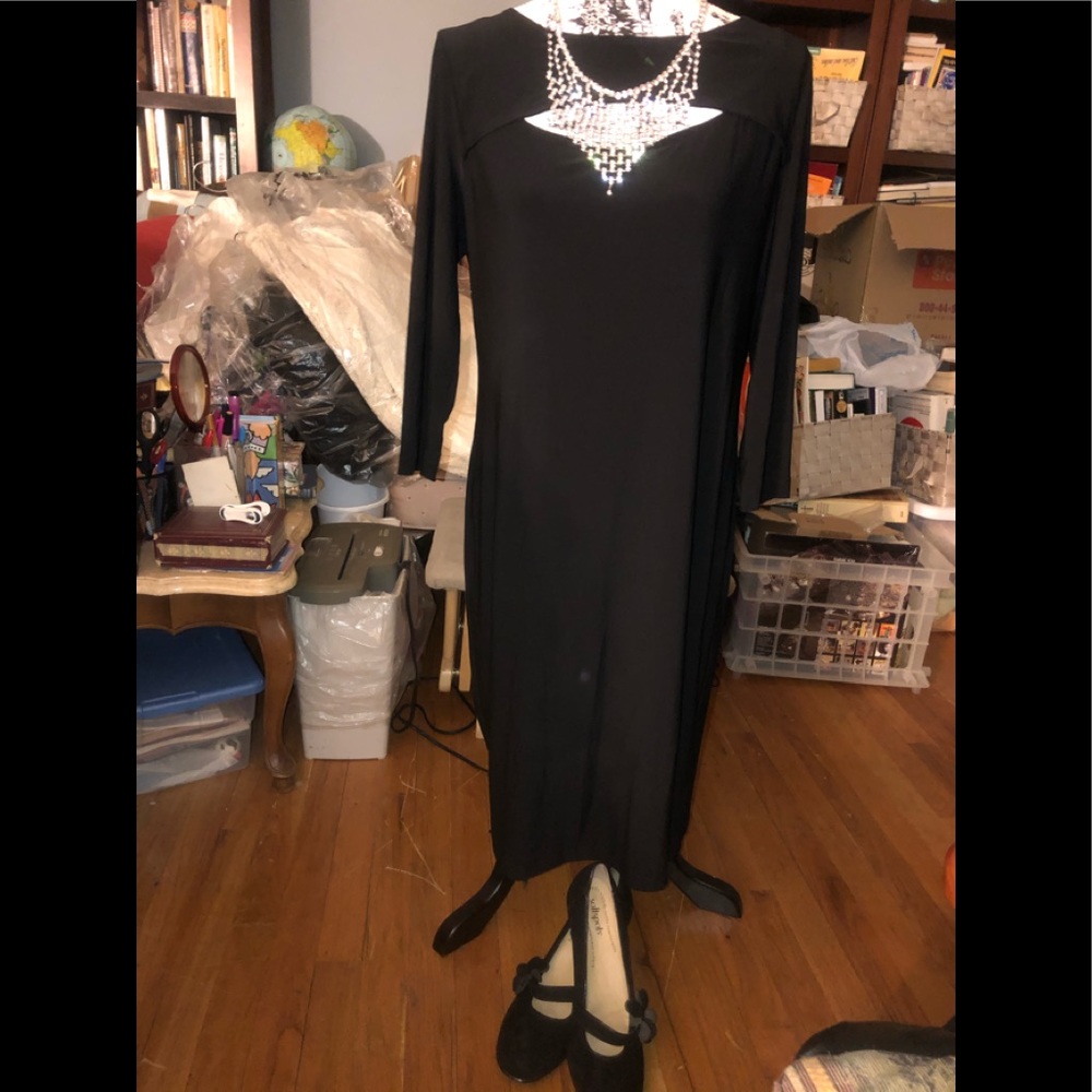 TianaB black dress w/peakaboo cut out front size L
